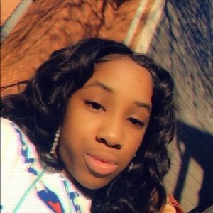 Meet your Posher, Haylie